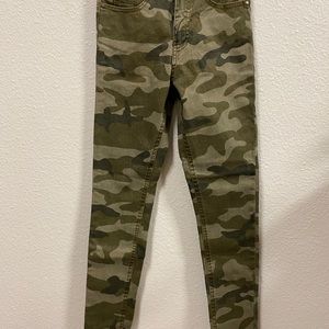 Juniors skinny Jean cami size 1